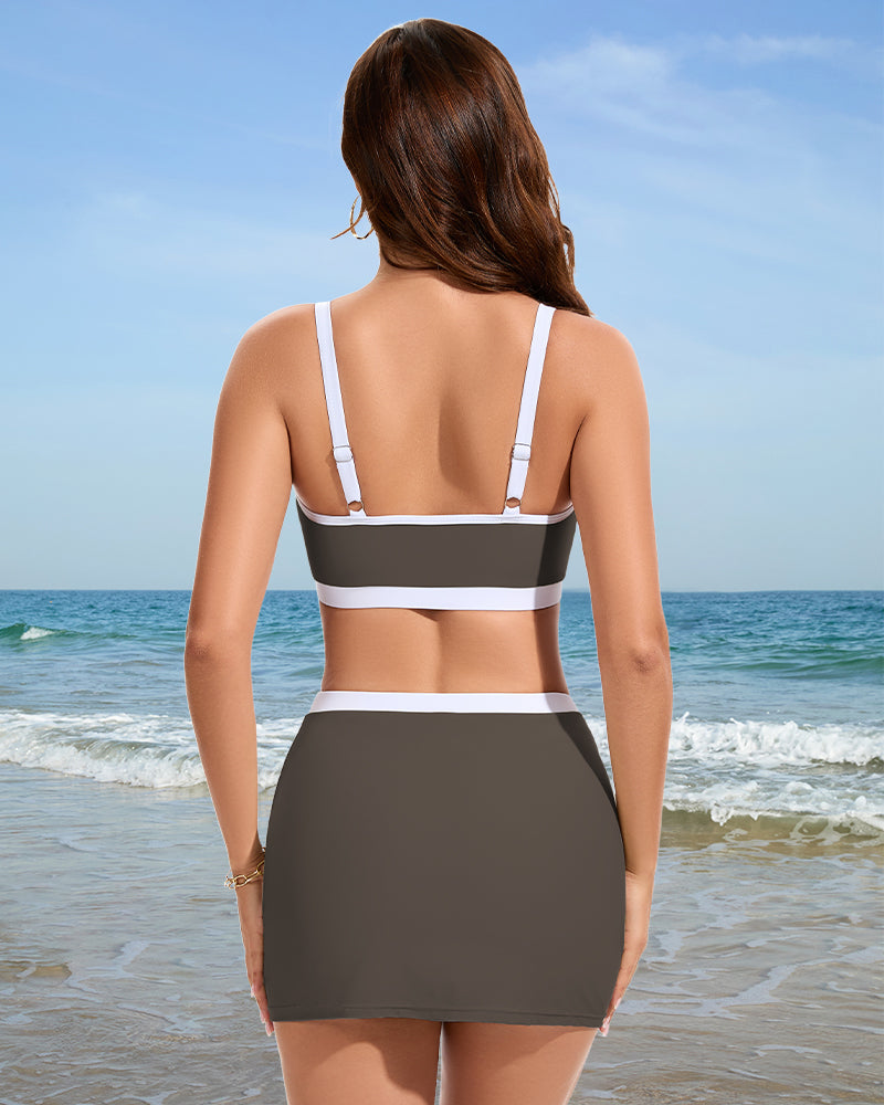 Sporty Color Block Skirted Bikini Set with Side Slit Design